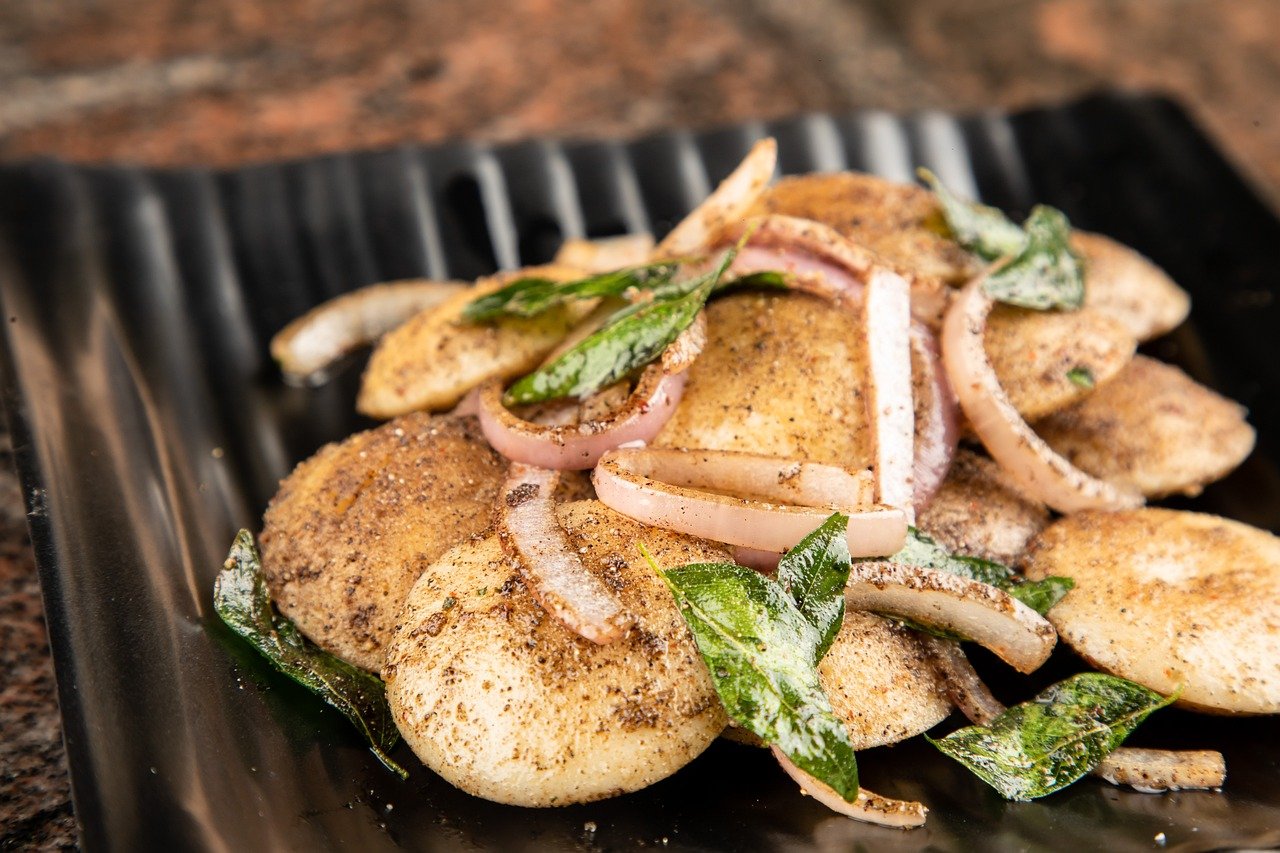 south indian food, idli, south indian, breakfast, mudidlli, food photography, idlichutney, indian food, artistic food